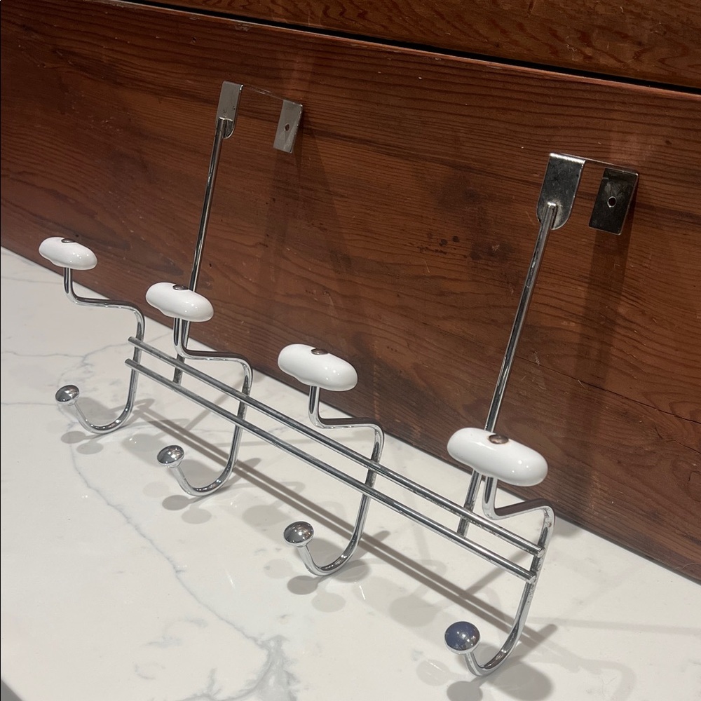 🔥‼️Chrome and White Wall-Mounted Coat Rack‼️🔥